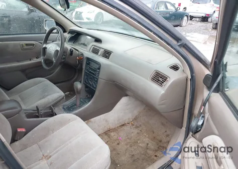 2001 Toyota Camry Le z USA, uszkodzony, nr VIN 4T1BG22K91U867787